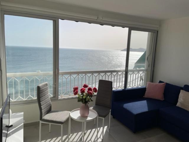Precioso Apartamento A Estrenar En Primera Linea De Playa Benidorm Exteriér fotografie